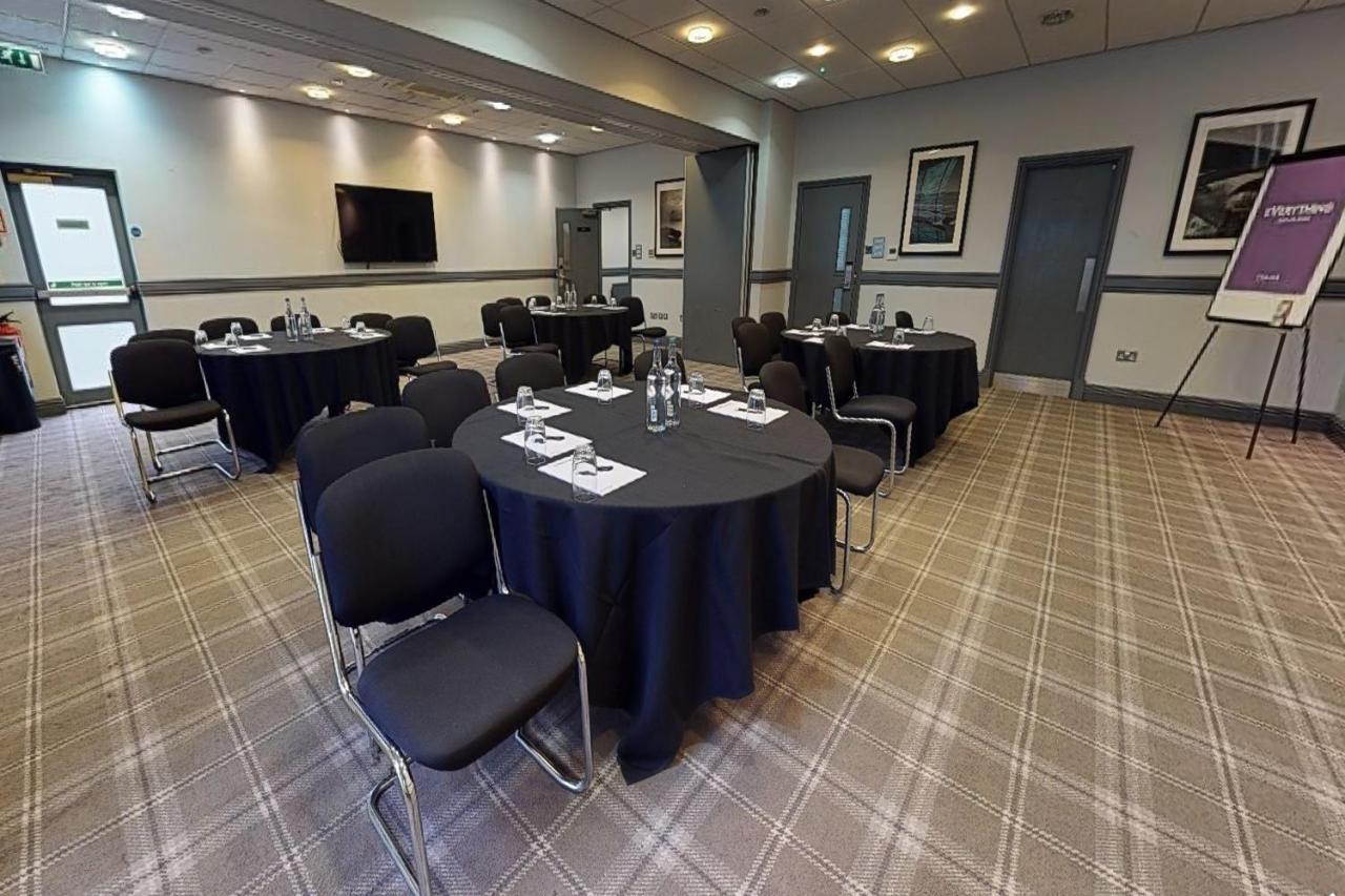 Village Hotel Chester St David'S Ewloe Ngoại thất bức ảnh