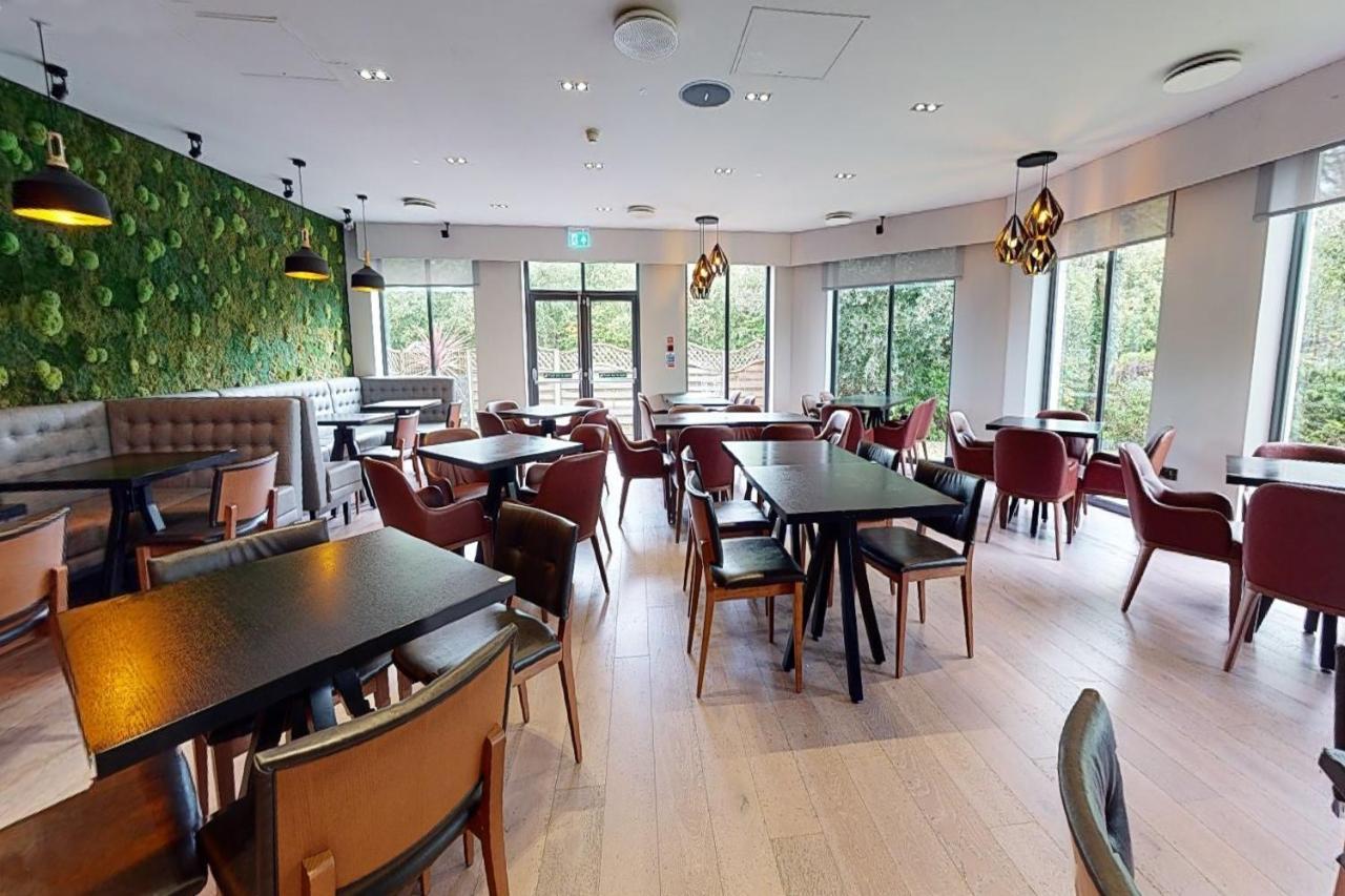 Village Hotel Chester St David'S Ewloe Ngoại thất bức ảnh